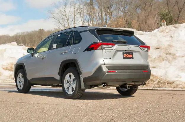 Crossover Hitch - Toyota RAV4