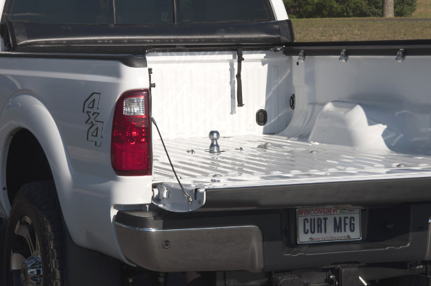 CURT gooseneck hitch in pickup truck bed