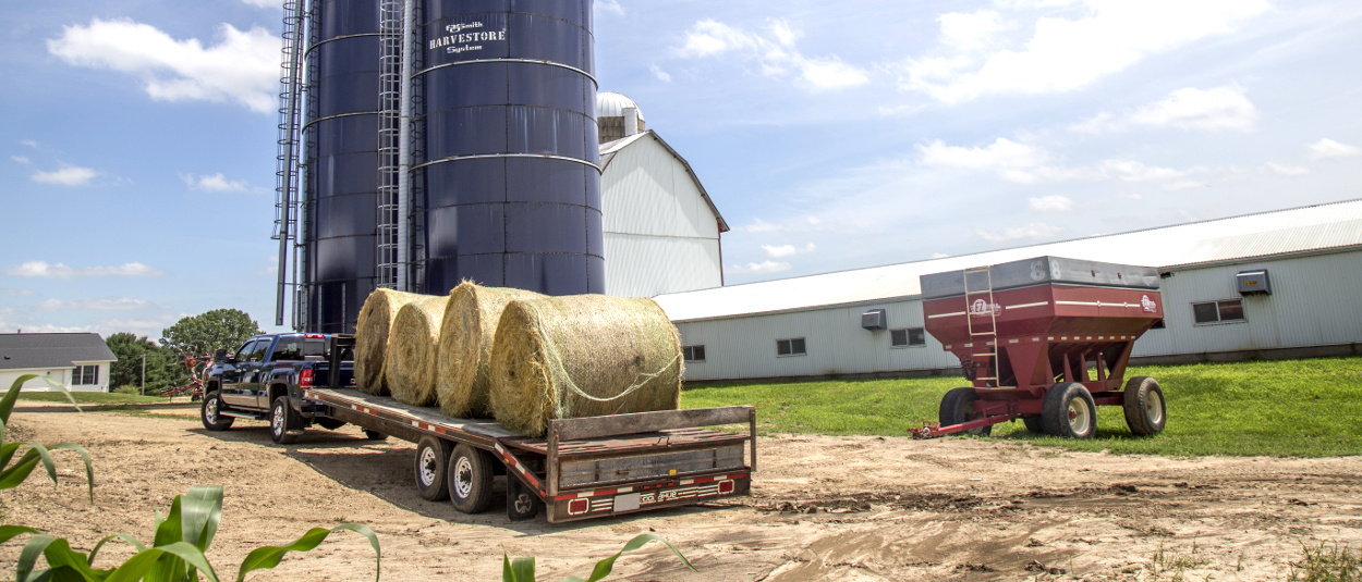 CURT gooseneck towing farm truck equipment