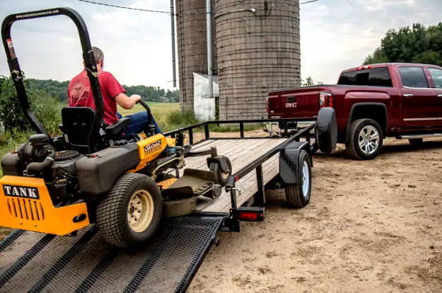 Flatbed Trailer Landscaping Lawn Tractor Truck